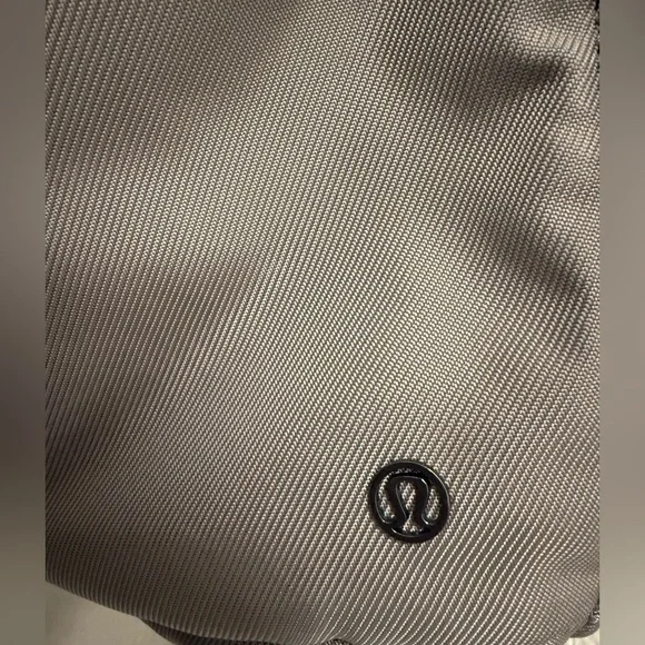 Lululemon Carry Onward Rucksack 12L - Picture 3 of 11